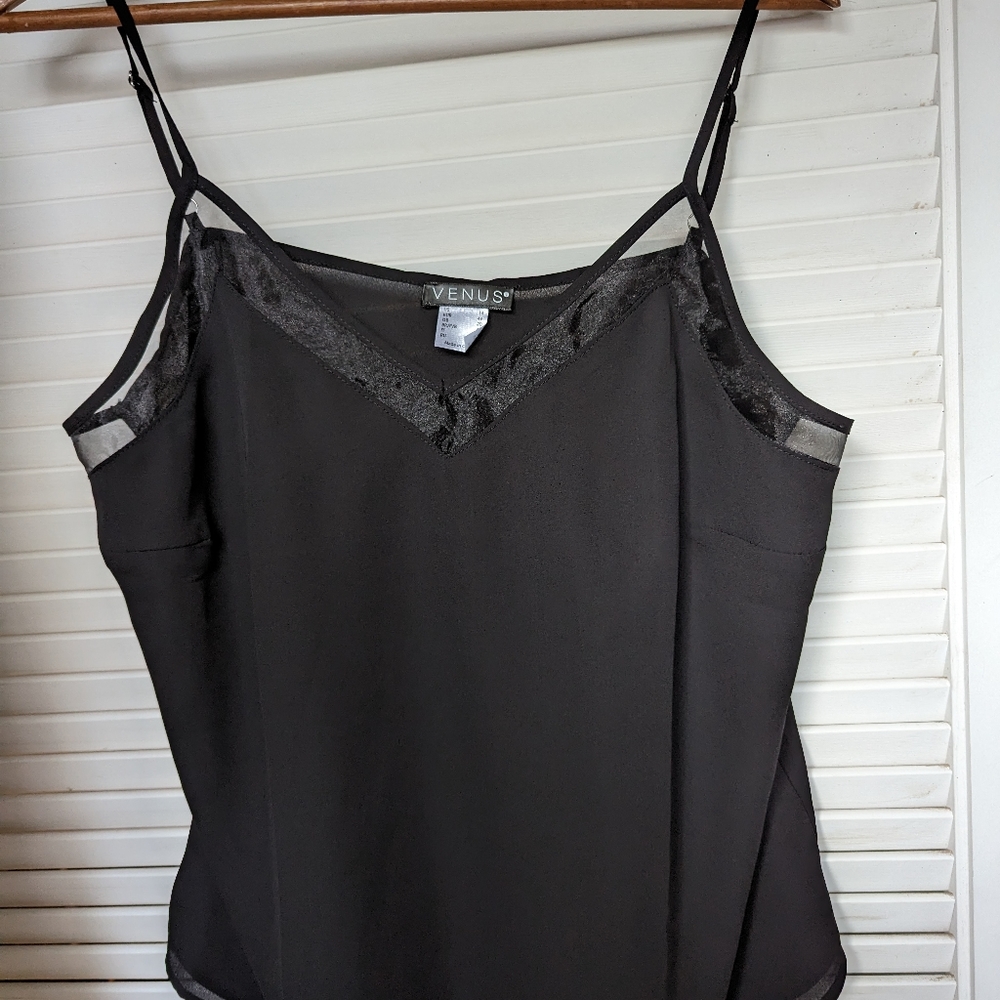 Venus women's top black sz 14